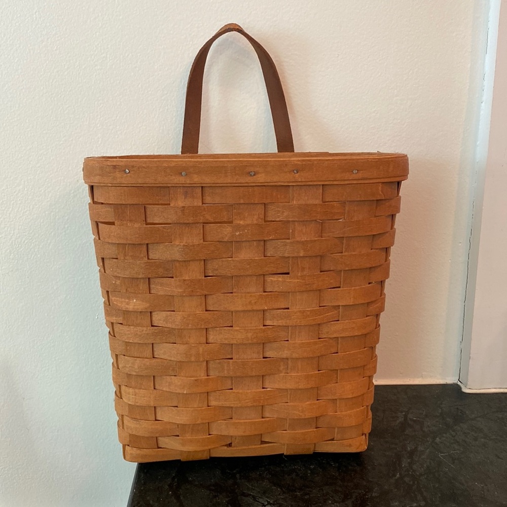 Tall Key Longaberger Basket (1988)